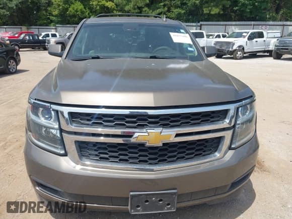✅ 2015 Chevrolet Suburban LT • VIN: 1GNSCJKC0FR513631 • Lot: 42879095. Wystawiony na IAAI z przebiegiem 239 851 mil. Bezpłatny archiwum sprzedaży aukcyjnych z USA i szczegółowy raport historii pojazdu na DreamBid. Zdjęcie 12.
