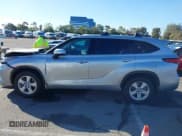 ✅ 2022 Toyota Highlander L • VIN: 5TDCZRAHXNS095988 • Лот: 43448770. Опубликован ранее на IAAI с пробегом 49 169 миль. Бесплатный доступ к архиву аукционных продаж из США и подробный отчёт об истории автомобиля на DreamBid. Изображение 14.