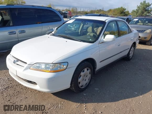 ✅ 1999 Honda Accord LX • VIN: 1HGCG5642XA118685 • Лот: 43435242. Опубликован ранее на IAAI с пробегом 117 462 миль. Бесплатный доступ к архиву аукционных продаж из США и подробный отчёт об истории автомобиля на DreamBid. Изображение 2.