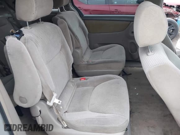 ✅ 2006 Toyota Sienna LE • VIN: 5TDZA23C16S508621 • Lot: 43785368. Listed on IAAI with 407,186 mi. Free auction sales archive from the USA and detailed vehicle history report at DreamBid. Image 8.