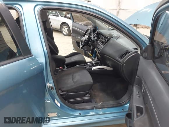 ✅ 2012 Mitsubishi Outlander SE • VIN: JA4AR4AU5CZ009905 • Lot: 43625927. Wystawiony na IAAI z przebiegiem 122 310 mil. Bezpłatny archiwum sprzedaży aukcyjnych z USA i szczegółowy raport historii pojazdu na DreamBid. Zdjęcie 5.