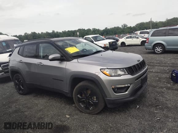 ✅ 2018 Jeep Compass Latitude • VIN: 3C4NJDBB0JT393916 • Lot: 42265282. Listed on IAAI with 44,811 mi. Free auction sales archive from the USA and detailed vehicle history report at DreamBid. Image 13.