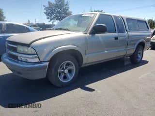 1998 Chevrolet S-10 LS с VIN 1GCCS19X9W8156562, выставлен на аукционе Copart как лот 68474235 с пробегом 215 056 миль миль и Списание • Salvage title. История ставок и продаж доступна на DreamBid. Изображение 1.