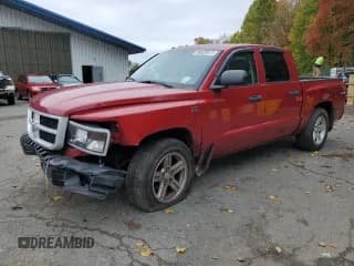 ✅ 2010 Dodge Dakota Bighorn/Lonestar • VIN: 1D7CW3GP8AS135738 • Lot: 86528515. Wystawiony na Copart z przebiegiem 59 152 mil. Bezpłatny archiwum sprzedaży aukcyjnych z USA i szczegółowy raport historii pojazdu na DreamBid. Zdjęcie 1.