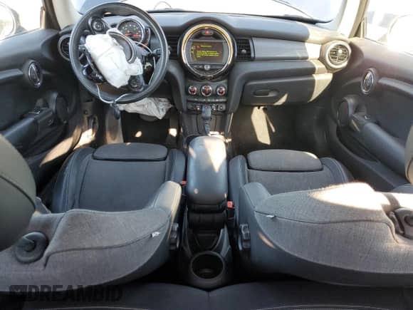 2015 MINI Hardtop with VIN WMWXM5C58FT941692, listed as a Copart auction lot 82467515 with 109,745 mi miles and Salvage title. Bid and sale history available at DreamBid. Image 8.