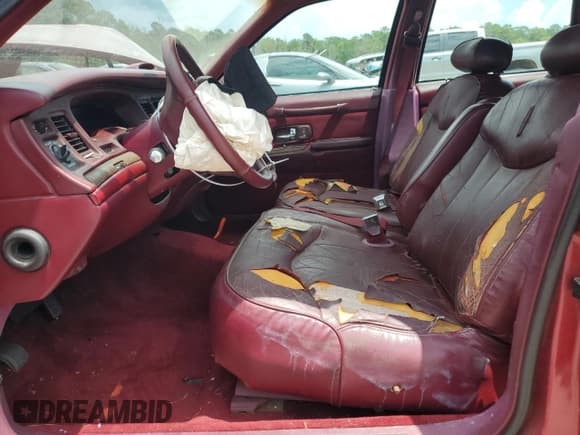 ✅ 1995 Lincoln Town Car Executive • VIN: 1LNLM81W7SY680904 • Лот: 66315965. Опубликован ранее на Copart с пробегом Не указан. Бесплатный доступ к архиву аукционных продаж из США и подробный отчёт об истории автомобиля на DreamBid. Изображение 7.