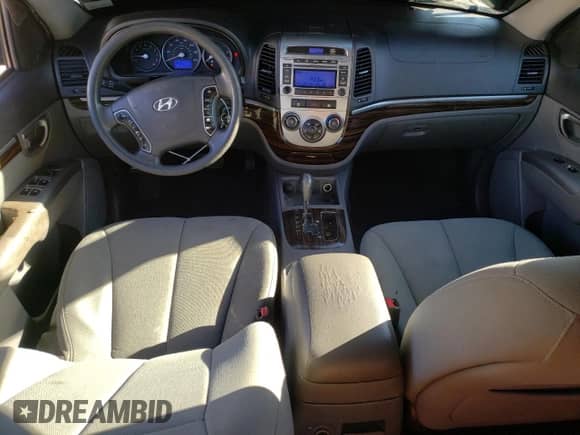 ✅ 2011 Hyundai Santa Fe GLS • VIN: 5XYZGDAB9BG026927 • Lot: 82321375. Listed on Copart with 219,074 mi. Free auction sales archive from the USA and detailed vehicle history report at DreamBid. Image 8.