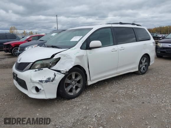 ✅ 2012 Toyota Sienna SE • VIN: 5TDXK3DC5CS204342 • Lot: 43501279. Listed on IAAI with 267,839 mi. Free auction sales archive from the USA and detailed vehicle history report at DreamBid. Image 2.