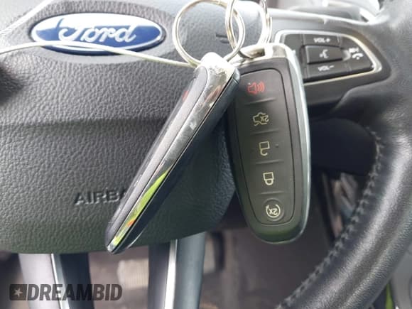 ✅ 2017 Ford Focus Titanium • VIN: 1FADP3J26HL267951 • Lot: 43728220. Listed on IAAI with 84,043 mi. Free auction sales archive from the USA and detailed vehicle history report at DreamBid. Image 11.