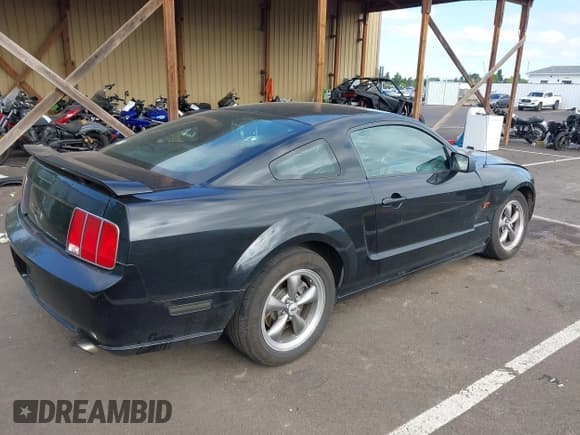 ✅ 2005 Ford Mustang GT Deluxe • VIN: 1ZVFT82H855114371 • Lot: 42705904. Listed on IAAI with 152,158 mi. Free auction sales archive from the USA and detailed vehicle history report at DreamBid. Image 4.