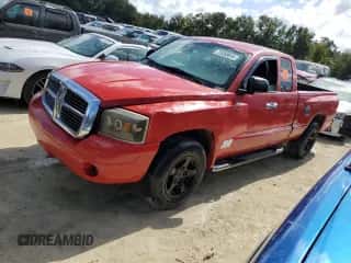 2006 Dodge Dakota SLT z VIN 1D7HE42N76S510319, wystawiony jako Copart lot #75268694 z przebiegiem Nie podano mil oraz Nie do naprawy • Non repairable. Historia ofert i sprzedaży dostępna na DreamBid. Obrazek 1.