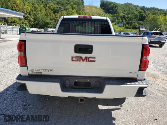 ✅ 2017 GMC Sierra 1500 SLE • VIN: 1GTV2MEC2HZ122599 • Lot: 70262445. Listed on Copart with 140,801 mi. Free auction sales archive from the USA and detailed vehicle history report at DreamBid. Image 6.