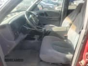 ✅ 1999 Dodge Durango • VIN: 1B4HR28Y4XF706309 • Lot: 58946095. Wystawiony na Copart z przebiegiem 124 984 mil. Bezpłatny archiwum sprzedaży aukcyjnych z USA i szczegółowy raport historii pojazdu na DreamBid. Zdjęcie 7.