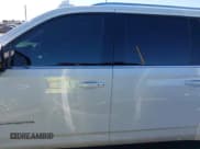 ✅ 2021 Chevrolet Suburban LT • VIN: 1GNSKCKD7MR363487 • Lot: 41669481. Wystawiony na IAAI z przebiegiem 89 484 mil. Bezpłatny archiwum sprzedaży aukcyjnych z USA i szczegółowy raport historii pojazdu na DreamBid. Zdjęcie 14.