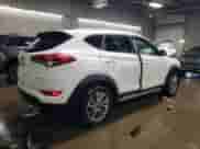 2017 Hyundai Tucson SE Plus z VIN KM8J3CA41HU388449, wystawiony jako Copart lot #49824845 z przebiegiem 65 439 mil mil oraz Szkoda całkowita • Salvage title. Historia ofert i sprzedaży dostępna na DreamBid. Obrazek 3.
