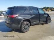 ✅ 2022 Chevrolet Traverse RS • VIN: 1GNEVJKW3NJ185037 • Lot: 81604735. Wystawiony na Copart z przebiegiem Nie podano. Bezpłatny archiwum sprzedaży aukcyjnych z USA i szczegółowy raport historii pojazdu na DreamBid. Zdjęcie 3.