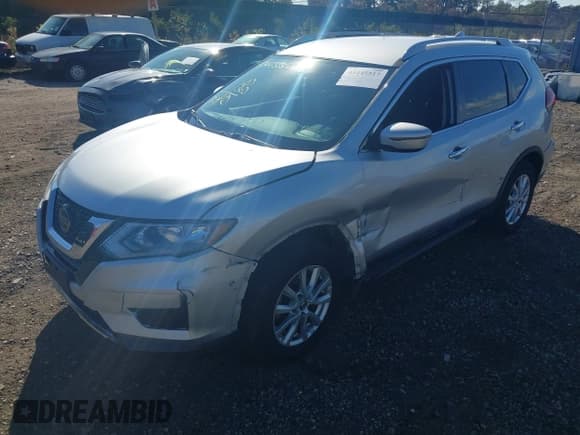 ✅ 2018 Nissan Rogue SV • VIN: 5N1AT2MVXJC712783 • Lot: 43445517. Wystawiony na IAAI z przebiegiem 113 388 mil. Bezpłatny archiwum sprzedaży aukcyjnych z USA i szczegółowy raport historii pojazdu na DreamBid. Zdjęcie 2.