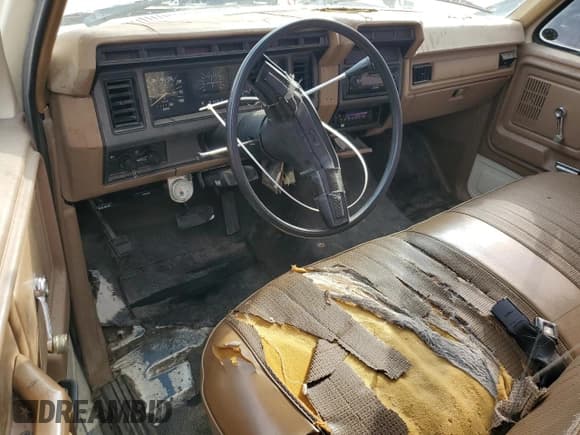 ✅ 1986 Ford F-250 • VIN: 1FTHF25LXGPB85112 • Лот: 43078405. Опубликован ранее на Copart с пробегом 81 418 миль. Бесплатный доступ к архиву аукционных продаж из США и подробный отчёт об истории автомобиля на DreamBid. Изображение 8.