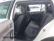 ✅ 2017 Volkswagen Golf S • VIN: 3VWH17AUXHM510551 • Lot: 42949977. Wystawiony na IAAI z przebiegiem 77 822 mil. Bezpłatny archiwum sprzedaży aukcyjnych z USA i szczegółowy raport historii pojazdu na DreamBid. Zdjęcie 8.