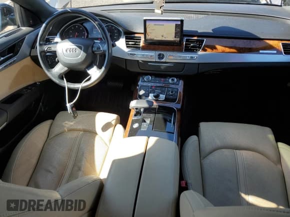 ✅ 2011 Audi A8 • VIN: WAUAVAFD5BN023881 • Lot: 85327595. Wystawiony na Copart z przebiegiem 69 873 mil. Bezpłatny archiwum sprzedaży aukcyjnych z USA i szczegółowy raport historii pojazdu na DreamBid. Zdjęcie 8.