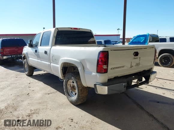 ✅ 2006 Chevrolet Silverado 2500HD LT3 • VIN: 1GCHK23D36F245470 • Лот: 43798344. Опубликован ранее на IAAI с пробегом 226 617 миль. Бесплатный доступ к архиву аукционных продаж из США и подробный отчёт об истории автомобиля на DreamBid. Изображение 3.