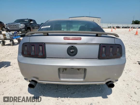 ✅ 2006 Ford Mustang GT Deluxe • VIN: 1ZVFT82H965140639 • Lot: 57632555. Listed on Copart with 220,277 mi. Free auction sales archive from the USA and detailed vehicle history report at DreamBid. Image 6.