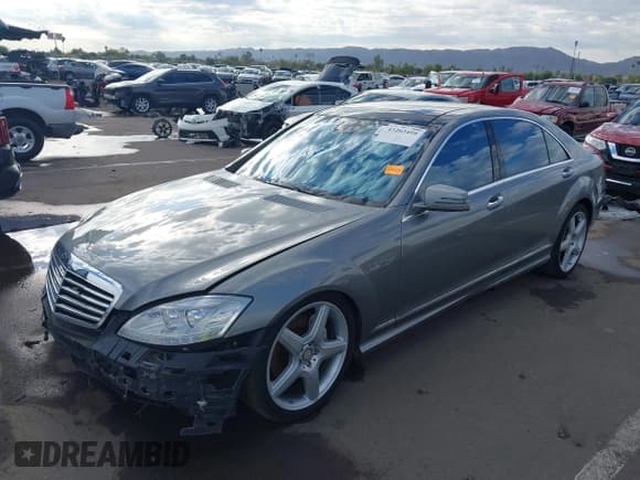 ✅ 2013 Mercedes-Benz S 550 • VIN: WDDNG7DB5DA528077 • Лот: 43262459. Опубликован ранее на IAAI с пробегом 81 050 миль. Бесплатный доступ к архиву аукционных продаж из США и подробный отчёт об истории автомобиля на DreamBid. Изображение 17.