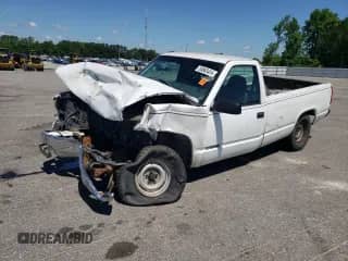 1997 Chevrolet Silverado 1500 z VIN 1GCEC14W2VZ138482, wystawiony jako Copart lot #55863424 z przebiegiem 270 995 mil mil oraz Szkoda całkowita • Salvage title. Historia ofert i sprzedaży dostępna na DreamBid. Obrazek 1.