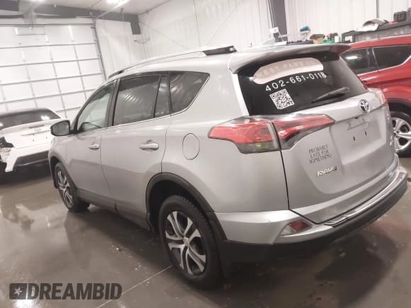 ✅ 2017 Toyota RAV4 LE • VIN: 2T3BFREV8HW646796 • Lot: 41731146. Wystawiony na IAAI z przebiegiem 134 601 mil. Bezpłatny archiwum sprzedaży aukcyjnych z USA i szczegółowy raport historii pojazdu na DreamBid. Zdjęcie 14.