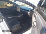 ✅ 2022 Tesla Model X • VIN: 7SAXCAE54NF362277 • Lot: 43643635. Wystawiony na IAAI z przebiegiem 53 073 mil. Bezpłatny archiwum sprzedaży aukcyjnych z USA i szczegółowy raport historii pojazdu na DreamBid. Zdjęcie 5.