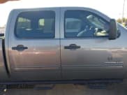 ✅ 2014 Chevrolet Silverado 2500HD LT • VIN: 1GC1KXE88EF160895 • Lot: 43581202. Wystawiony na IAAI z przebiegiem 299 042 mil. Bezpłatny archiwum sprzedaży aukcyjnych z USA i szczegółowy raport historii pojazdu na DreamBid. Zdjęcie 13.