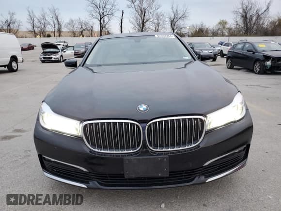 ✅ 2018 BMW 7 Series 740i xDrive • VIN: WBA7E4C50JGV23975 • Lot: 82354264. Listed on Copart with 63,657 mi. Free auction sales archive from the USA and detailed vehicle history report at DreamBid. Image 5.