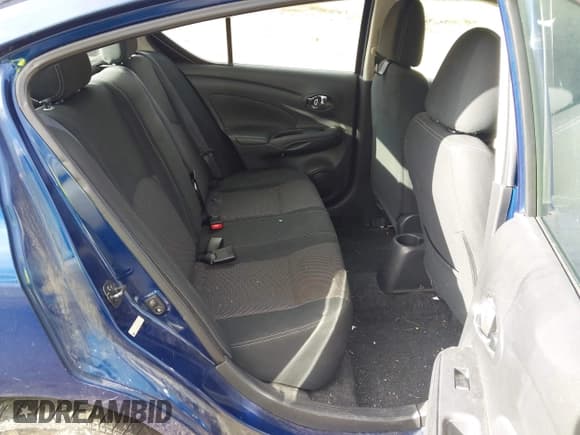 ✅ 2018 Nissan Versa SV • VIN: 3N1CN7AP7JL800661 • Lot: 43425294. Listed on IAAI with 200,099 mi. Free auction sales archive from the USA and detailed vehicle history report at DreamBid. Image 8.