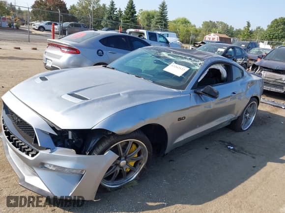 ✅ 2022 Ford Mustang GT Premium • VIN: 1FA6P8CF1N5137713 • Lot: 43262122. Listed on IAAI with 7,552 mi. Free auction sales archive from the USA and detailed vehicle history report at DreamBid. Image 6.