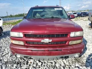 ✅ 2005 Chevrolet Suburban LT • VIN: 3GNEC16Z35G262744 • Lot: 72150674. Wystawiony na Copart z przebiegiem 196 450 mil. Bezpłatny archiwum sprzedaży aukcyjnych z USA i szczegółowy raport historii pojazdu na DreamBid. Zdjęcie 5.