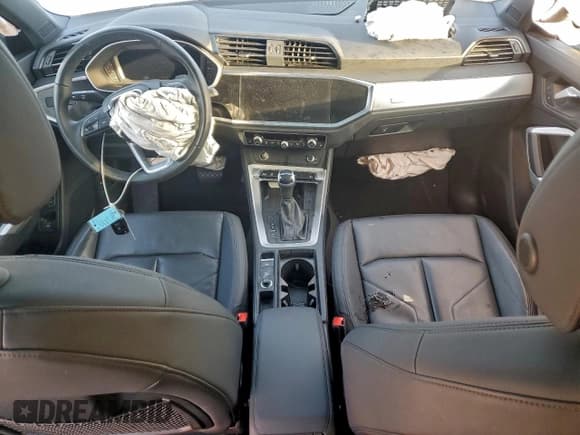 ✅ 2024 Audi Q3 S line Premium • VIN: WA1DECF35R1123171 • Lot: 94048225. Wystawiony na Copart z przebiegiem Nie podano. Bezpłatny archiwum sprzedaży aukcyjnych z USA i szczegółowy raport historii pojazdu na DreamBid. Zdjęcie 8.