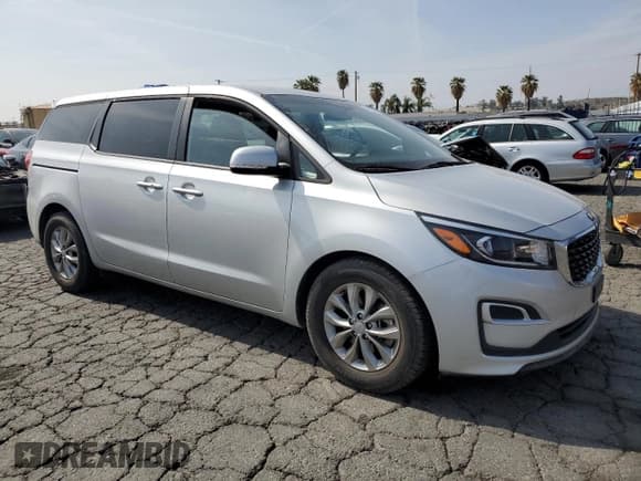 ✅ 2020 Kia Sedona LX • VIN: KNDMB5C15L6604819 • Лот: 54616045. Опубликован ранее на Copart с пробегом 70 380 миль. Бесплатный доступ к архиву аукционных продаж из США и подробный отчёт об истории автомобиля на DreamBid. Изображение 4.
