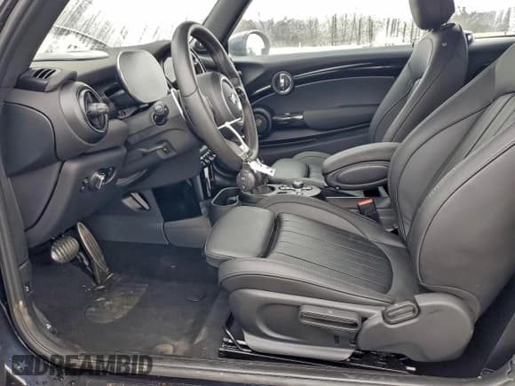 ✅ 2024 MINI Convertible John Cooper Works • VIN: WMW63DL02R3S02772 • Лот: 93323275. Опубликован ранее на Copart с пробегом 1 530 миль. Бесплатный доступ к архиву аукционных продаж из США и подробный отчёт об истории автомобиля на DreamBid. Изображение 7.