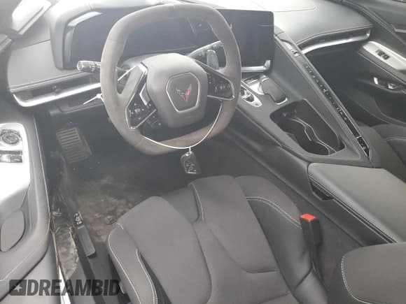 ✅ 2024 Chevrolet Corvette 1LT • VIN: 1G1YA2D47R5121495 • Lot: 80735625. Wystawiony na Copart z przebiegiem 9 113 mil. Bezpłatny archiwum sprzedaży aukcyjnych z USA i szczegółowy raport historii pojazdu na DreamBid. Zdjęcie 8.