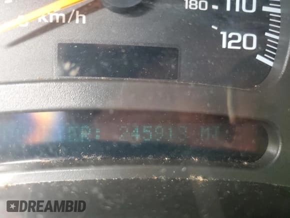 ✅ 2004 GMC Yukon SLE • VIN: 1GKEC13Z04J153396 • Lot: 64845454. Listed on Copart with 245,913 mi. Free auction sales archive from the USA and detailed vehicle history report at DreamBid. Image 9.