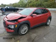 ✅ 2021 Hyundai Kona SEL • VIN: KM8K22AAXMU689061 • Лот: 73635864. Опубликован ранее на Copart с пробегом 51 392 миль. Бесплатный доступ к архиву аукционных продаж из США и подробный отчёт об истории автомобиля на DreamBid. Изображение 1.