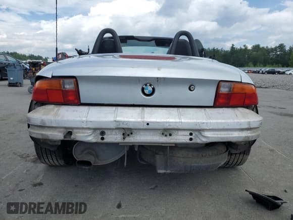✅ 1998 BMW 3 Series Z3 1.9 • VIN: 4USCH7338WLE10067 • Lot: 63195995. Wystawiony na Copart z przebiegiem 122 608 mil. Bezpłatny archiwum sprzedaży aukcyjnych z USA i szczegółowy raport historii pojazdu na DreamBid. Zdjęcie 6.