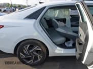 ✅ 2025 Hyundai Elantra Limited • VIN: KMHLP4DG6SU025659 • Лот: 43332678. Опубликован ранее на IAAI с пробегом 1 154 миль. Бесплатный доступ к архиву аукционных продаж из США и подробный отчёт об истории автомобиля на DreamBid. Изображение 8.