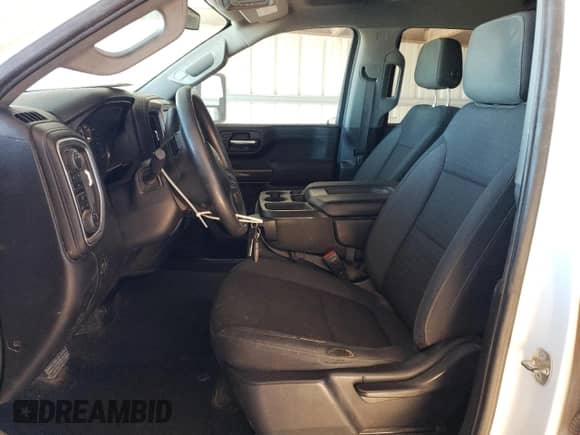 2021 Chevrolet Silverado 2500HD LT z VIN 1GC1YNE79MF285557, wystawiony jako Copart lot #84262294 z przebiegiem 114 866 mil mil oraz Czysty tytuł • Clean title. Historia ofert i sprzedaży dostępna na DreamBid. Obrazek 7.