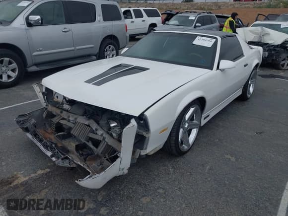 ✅ 1989 Chevrolet Camaro • VIN: 1G1FP21E8KL161587 • Lot: 42204266. Wystawiony na IAAI z przebiegiem 83 207 mil. Bezpłatny archiwum sprzedaży aukcyjnych z USA i szczegółowy raport historii pojazdu na DreamBid. Zdjęcie 2.