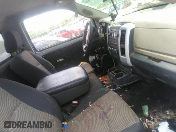 ✅ 2009 Dodge 1500 SLT • VIN: 1D3HB16P29J516639 • Lot: 42448538. Wystawiony na IAAI z przebiegiem 216 132 mil. Bezpłatny archiwum sprzedaży aukcyjnych z USA i szczegółowy raport historii pojazdu na DreamBid. Zdjęcie 5.