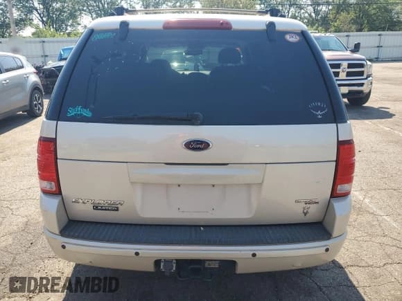 ✅ 2005 Ford Explorer Limited • VIN: 1FMDU75W95ZA48154 • Lot: 63396325. Wystawiony na Copart z przebiegiem 147 347 mil. Bezpłatny archiwum sprzedaży aukcyjnych z USA i szczegółowy raport historii pojazdu na DreamBid. Zdjęcie 6.