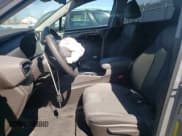 ✅ 2020 Hyundai Santa Fe SE • VIN: 5NMS2CAD3LH249919 • Lot: 45285123. Wystawiony na Copart z przebiegiem 41 209 mil. Bezpłatny archiwum sprzedaży aukcyjnych z USA i szczegółowy raport historii pojazdu na DreamBid. Zdjęcie 7.