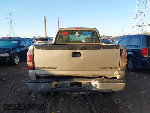 ✅ 2005 Chevrolet Silverado 2500HD LS • VIN: 1GCHK23205F849040 • Лот: 43381357. Опубликован ранее на IAAI с пробегом 235 872 миль. Бесплатный доступ к архиву аукционных продаж из США и подробный отчёт об истории автомобиля на DreamBid. Изображение 16.