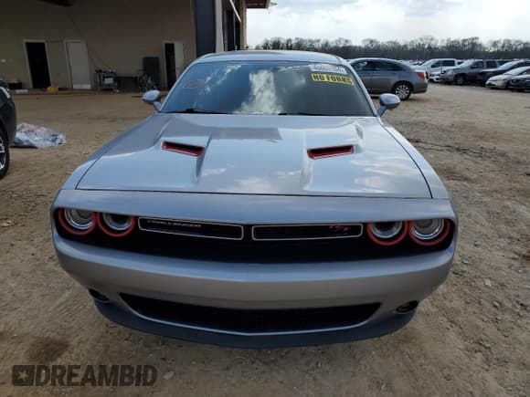 ✅ 2018 Dodge Challenger R/T • VIN: 2C3CDZBT1JH262706 • Lot: 46669104. Wystawiony na Copart z przebiegiem 44 589 mil. Bezpłatny archiwum sprzedaży aukcyjnych z USA i szczegółowy raport historii pojazdu na DreamBid. Zdjęcie 5.